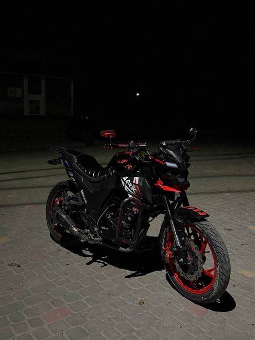 Продам мотоцикл спарк р33  250