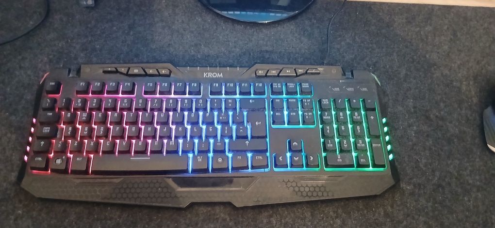 Vendo teclado KRom
