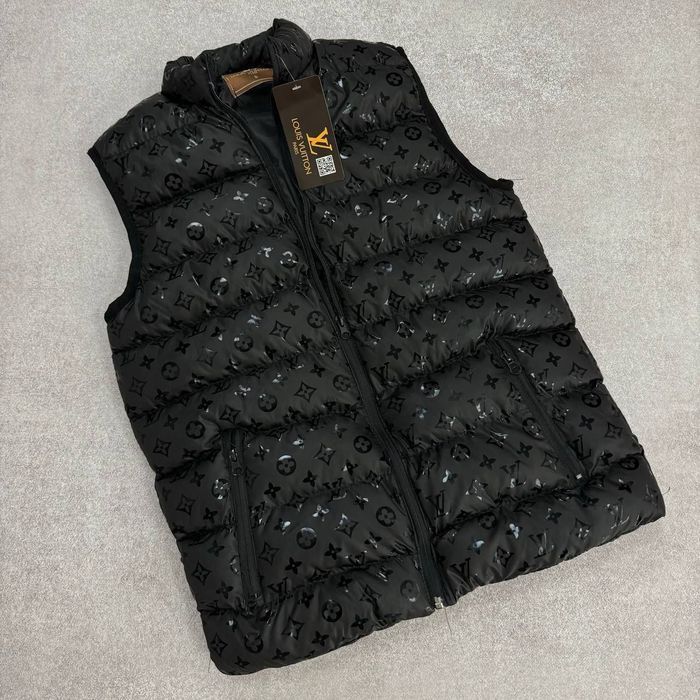 LOUIS VUITTON Цена была 3000!Мужская безрукавка жилет черна