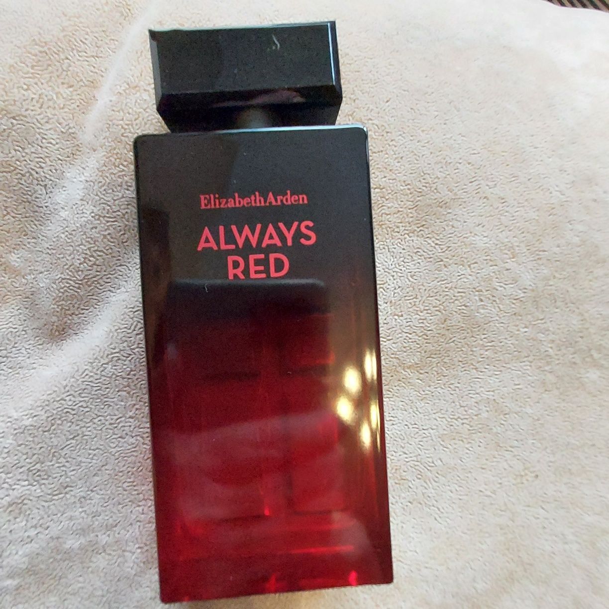 Perfum Elizabeth Arden  Always Red