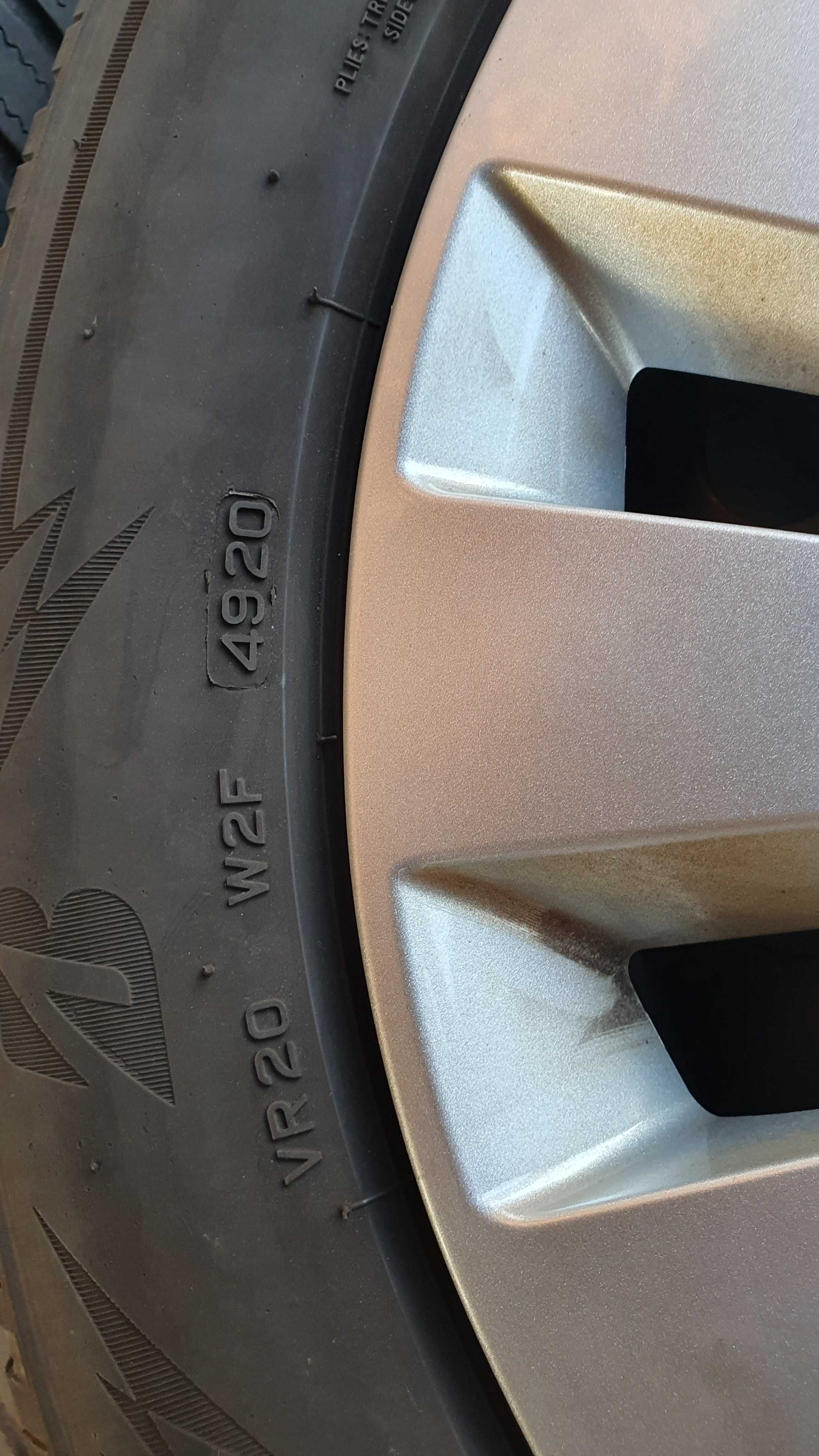 Felgi stalowe Skoda + opony zimowe Bridgestone 205/60/r16