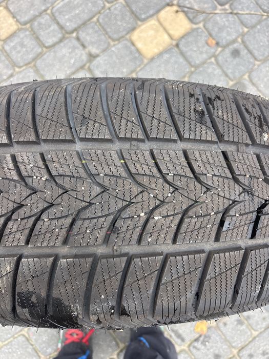 235 50 r19 opony zimowe