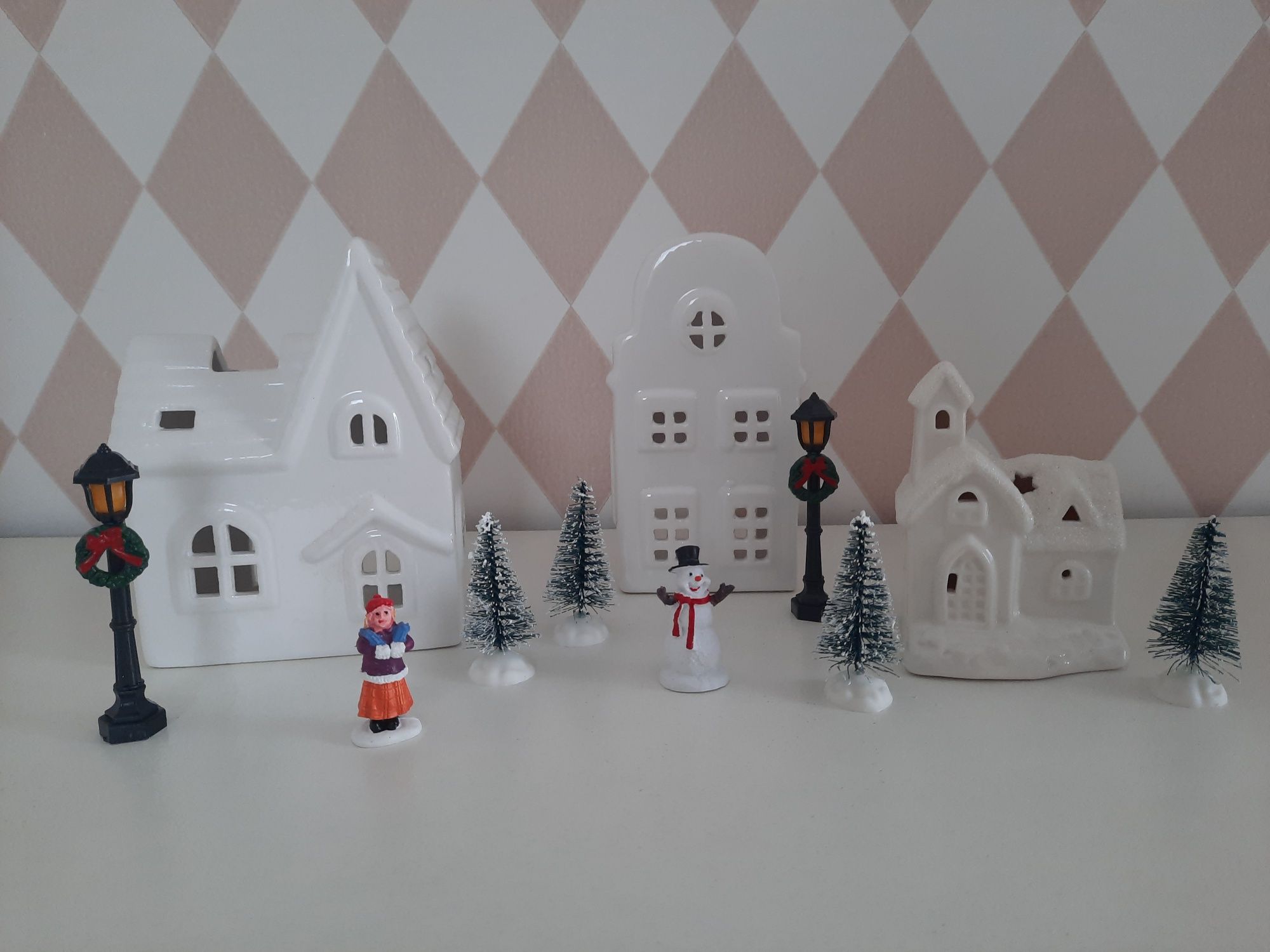 Latarenki, choinki, figurki - zestaw świąteczny 8 sztuk