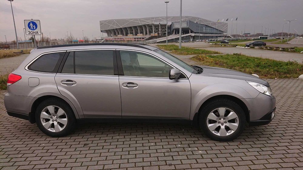 Продам автомобіль SUBARU Outback