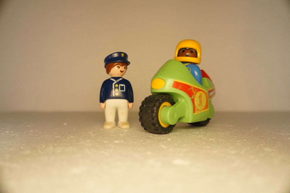 Playmobil 907 123 Motor policjant motocyklista Playmobile