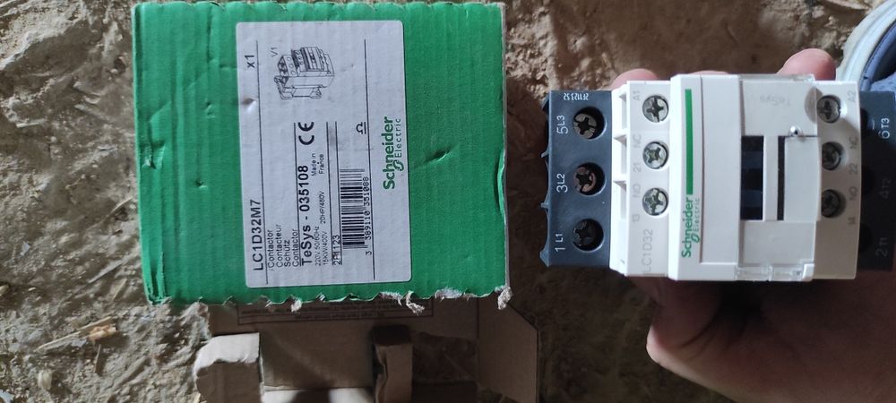 контактор Schneider Electric TeSys LC1D32