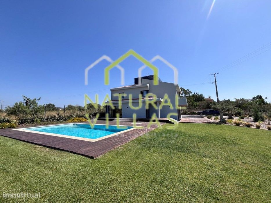 Moradia T5 com Piscina e Design Moderno em Fonte Santa