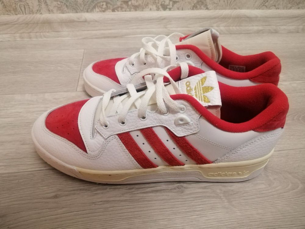 Продаю кроссовки Adidas