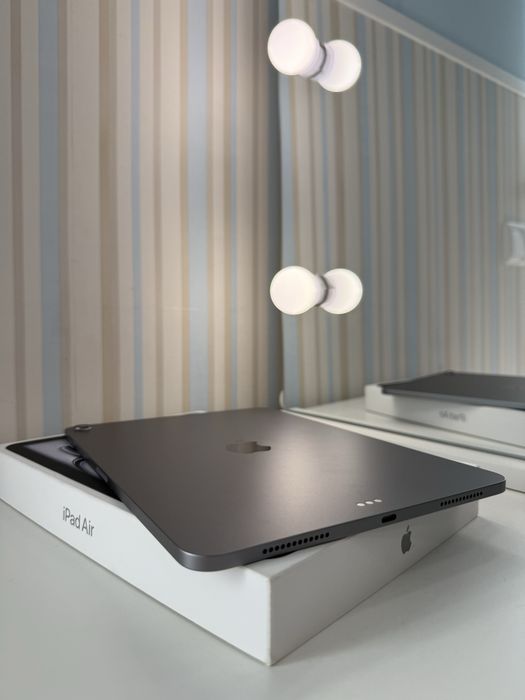 iPad Air 11 128GB + capa com teclado e caneta