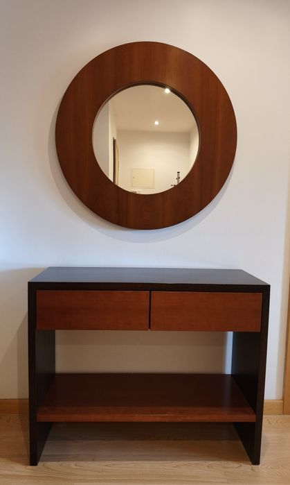 Móvel de entrada com espelho em madeira de cerejeira