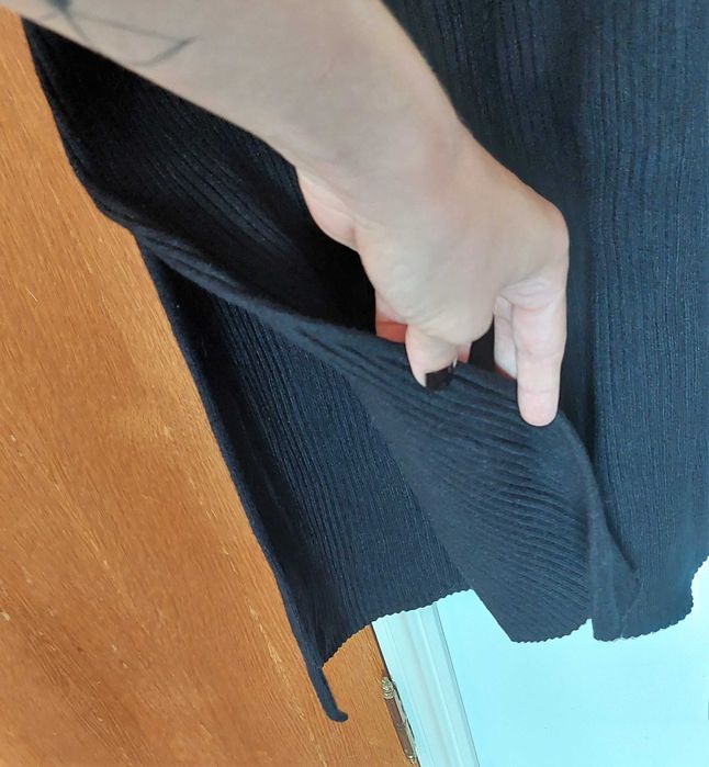 Vestido Preto com Nervuras