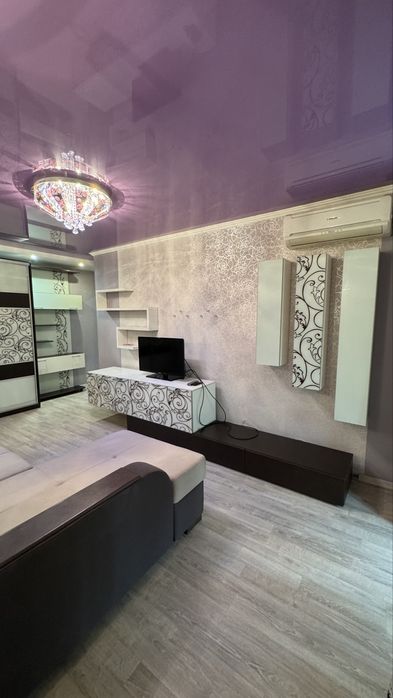 Оренда 2 кімнатної квартири Олександра Поля 129Б