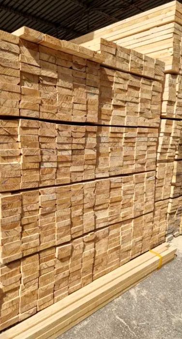 Продаж будівельної дошки сосни бруса стропил