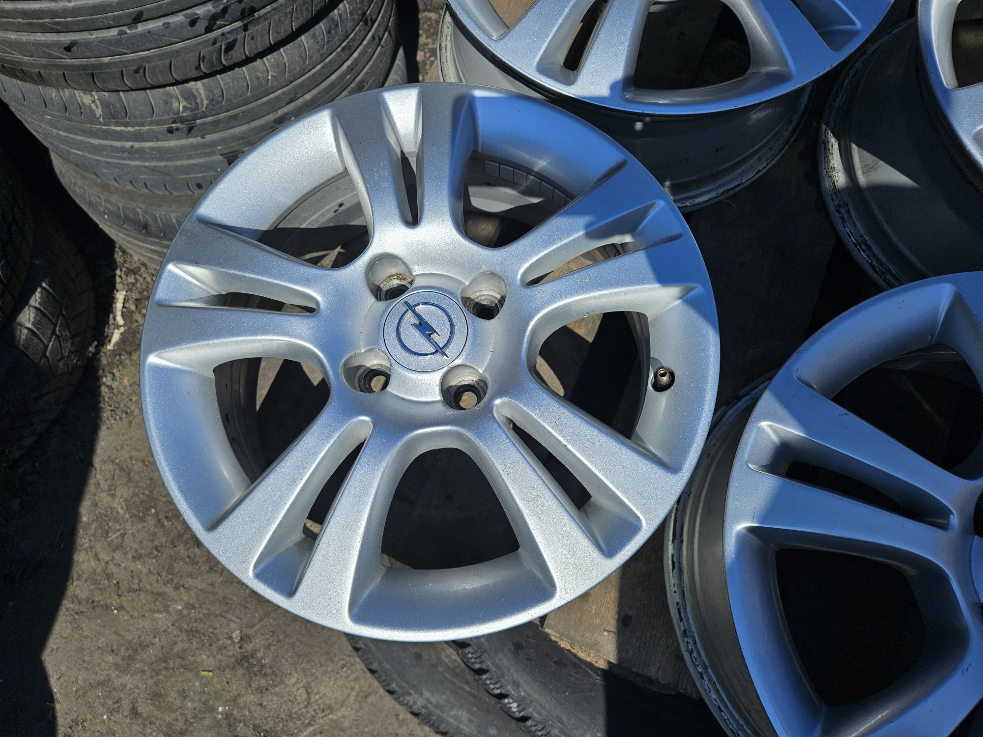 Alufelgi 15 Opel Corsa Adam Meriva Tigra Astra Combo 4x100 ET39