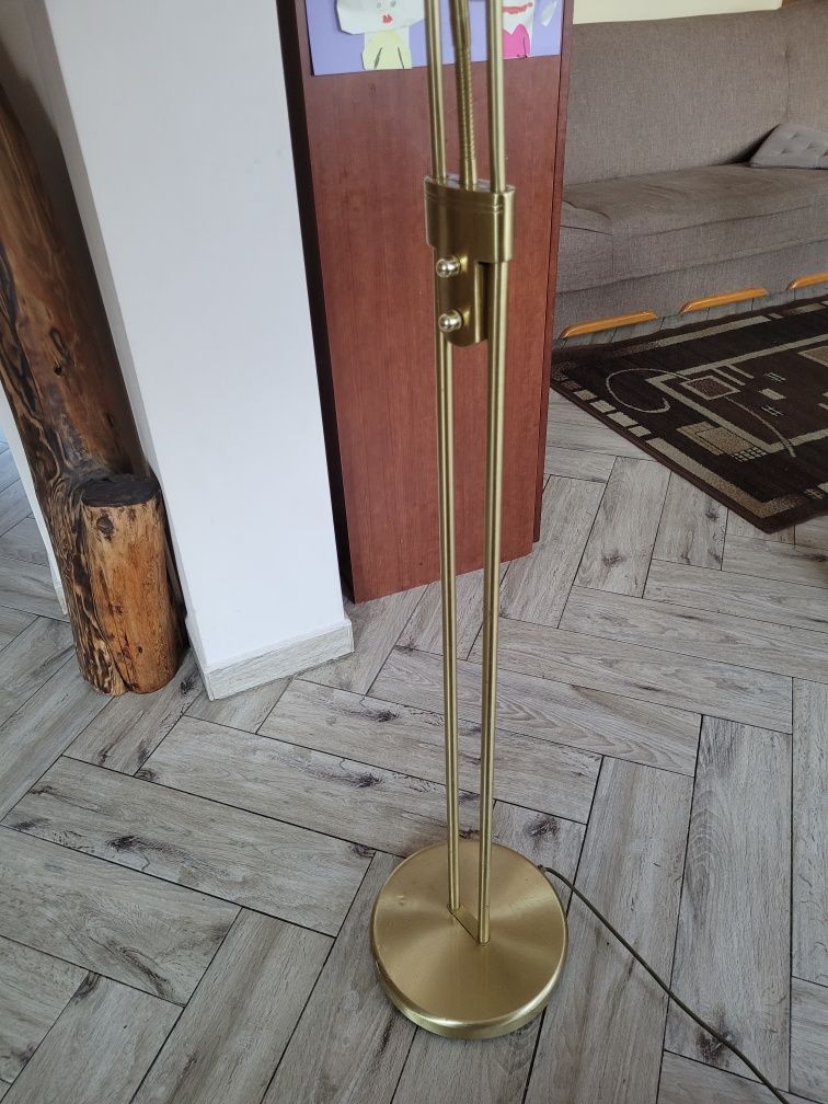 Lampa pokojowa .