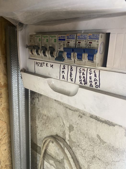 Продам 2  капитальных гаража рядом , под 2 машины