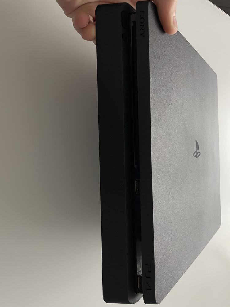 Ps4 slim 500gb, без джойстиків