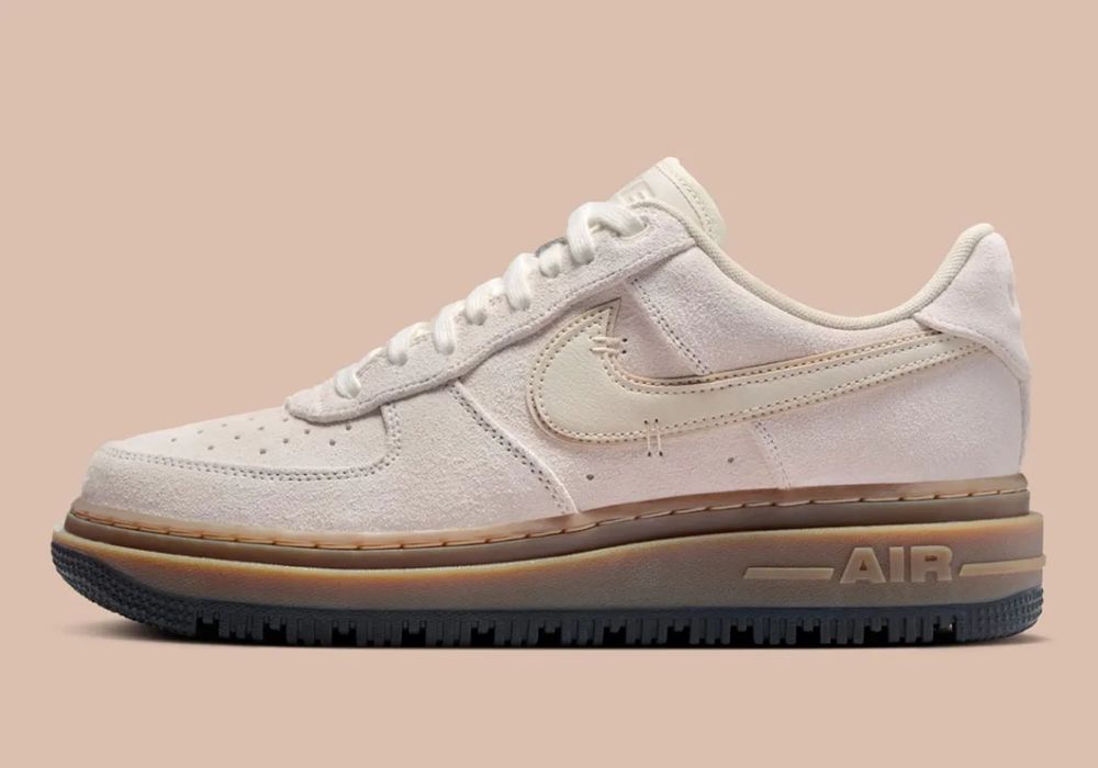 Nike Air Force 1 Luxe