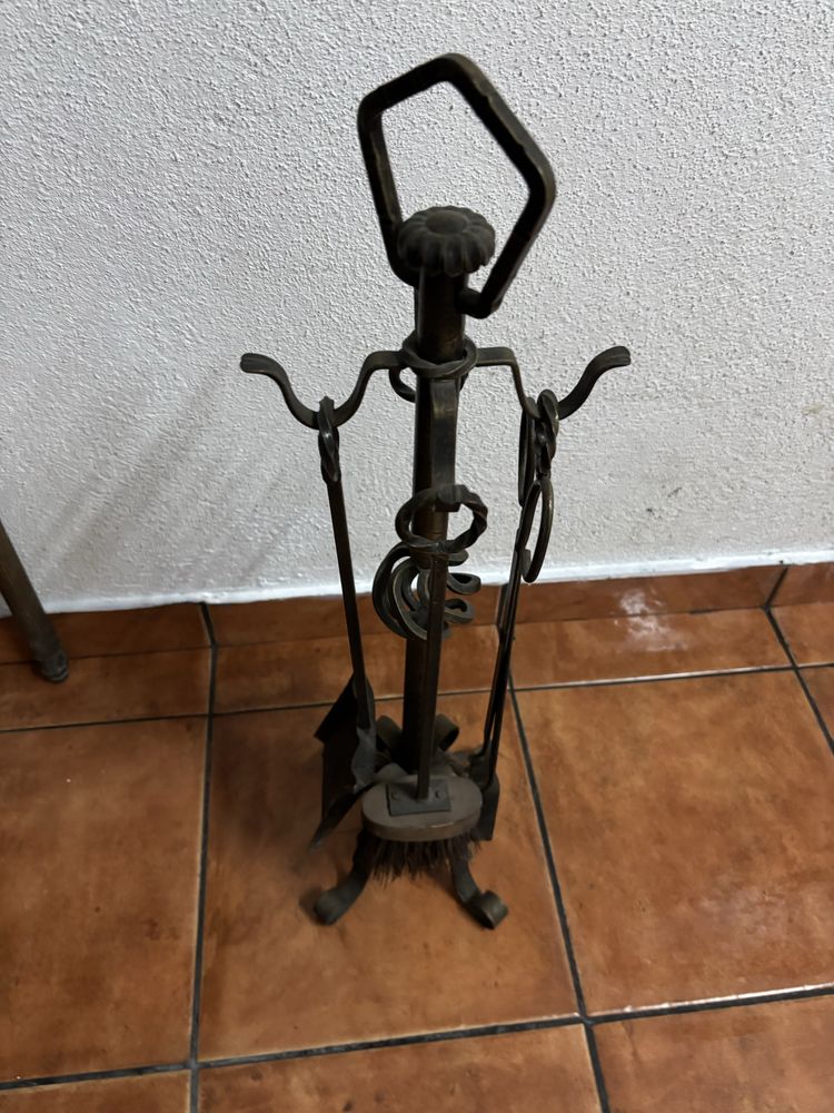 Utensilio para lareira