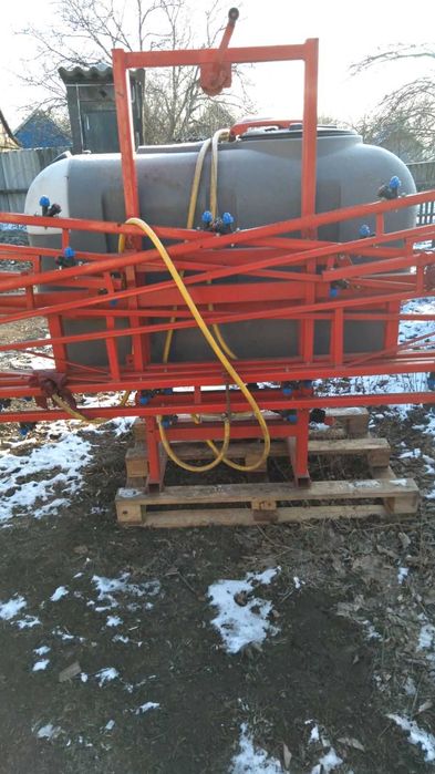 Опрыскиватель навесной