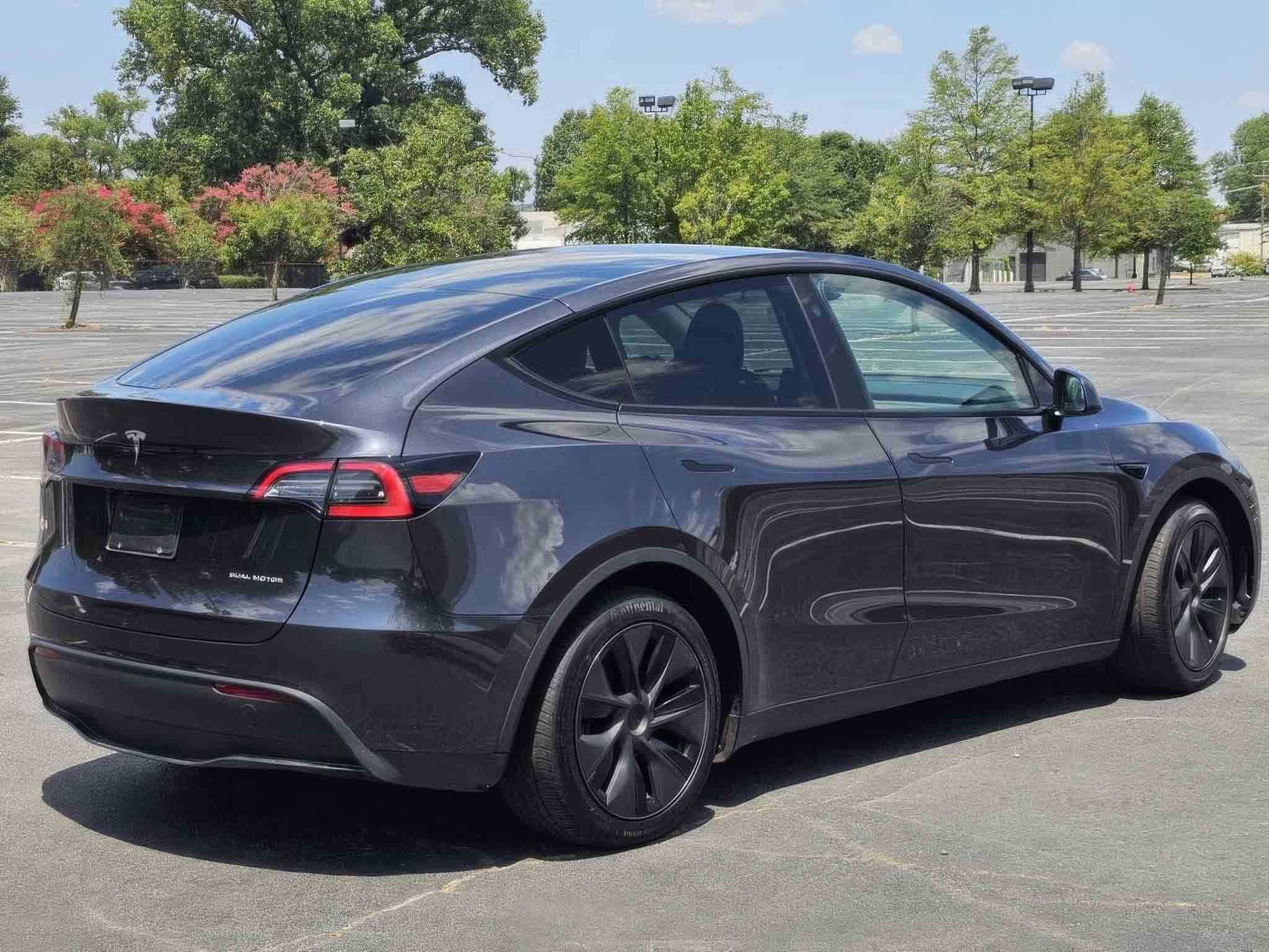 2025 Tesla Model Y Long Range AWD