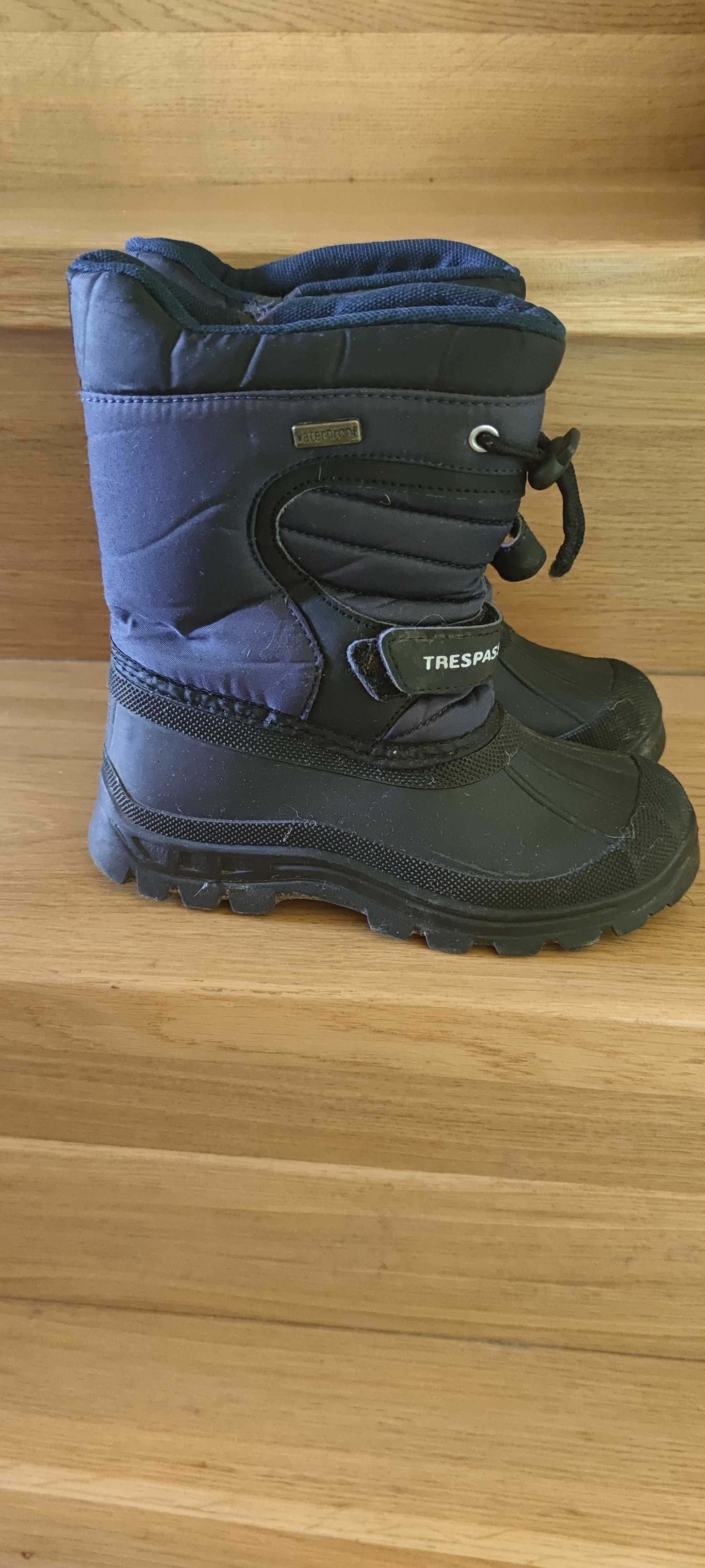Jak nowe 31 Trespass śniegowce buty zimowe ocieplane dla chłopca
