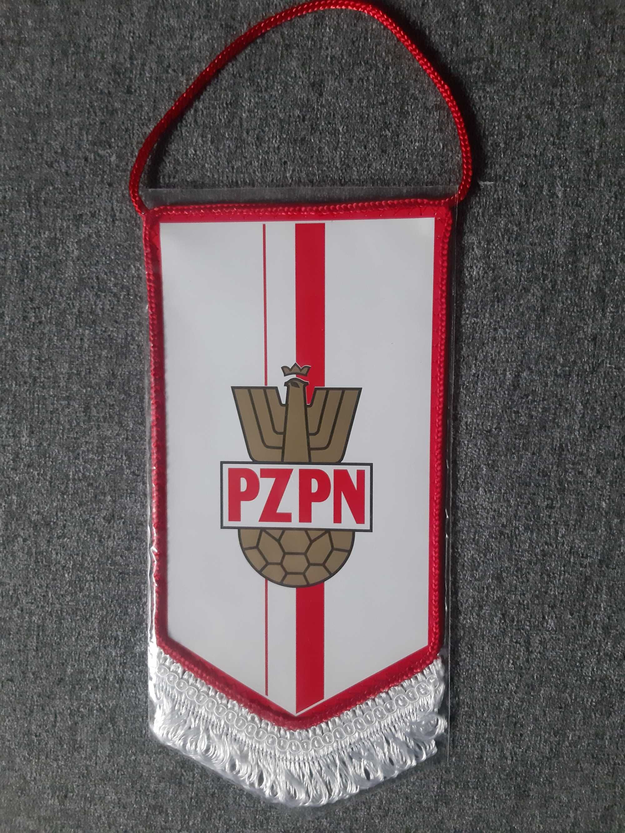Proporczyk Polski Związek Piłki Nożnej PZPN z lat 90