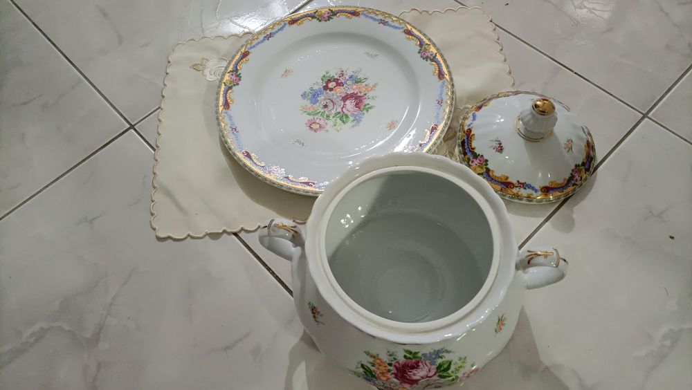 Loucas pintadas á mão,Limoges.