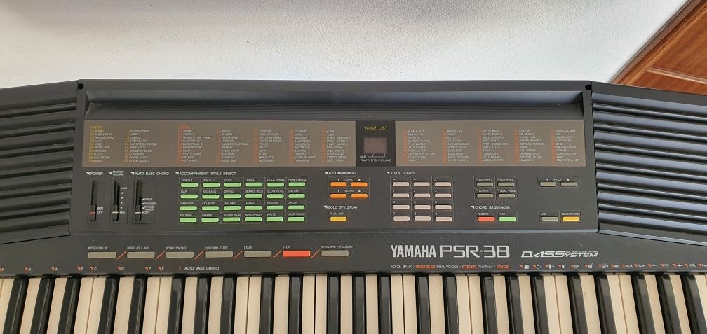 Teclado Yamaha PSR 38