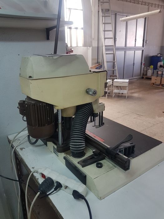 Máquina furar 2 cabeças. Fresadora copiadora.