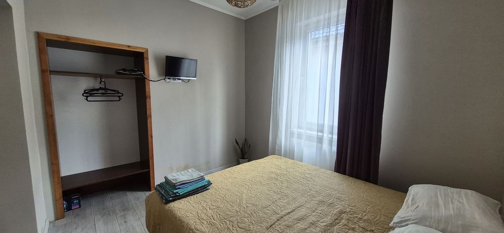 Будинок подобово,ВІЛЬНО