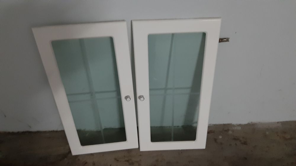 2 portas de armários