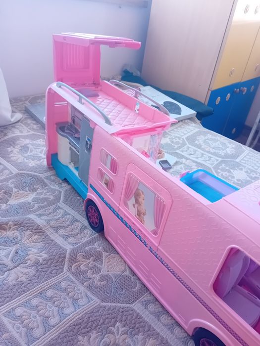Kamper Barbie bardzo duży Full z basenem