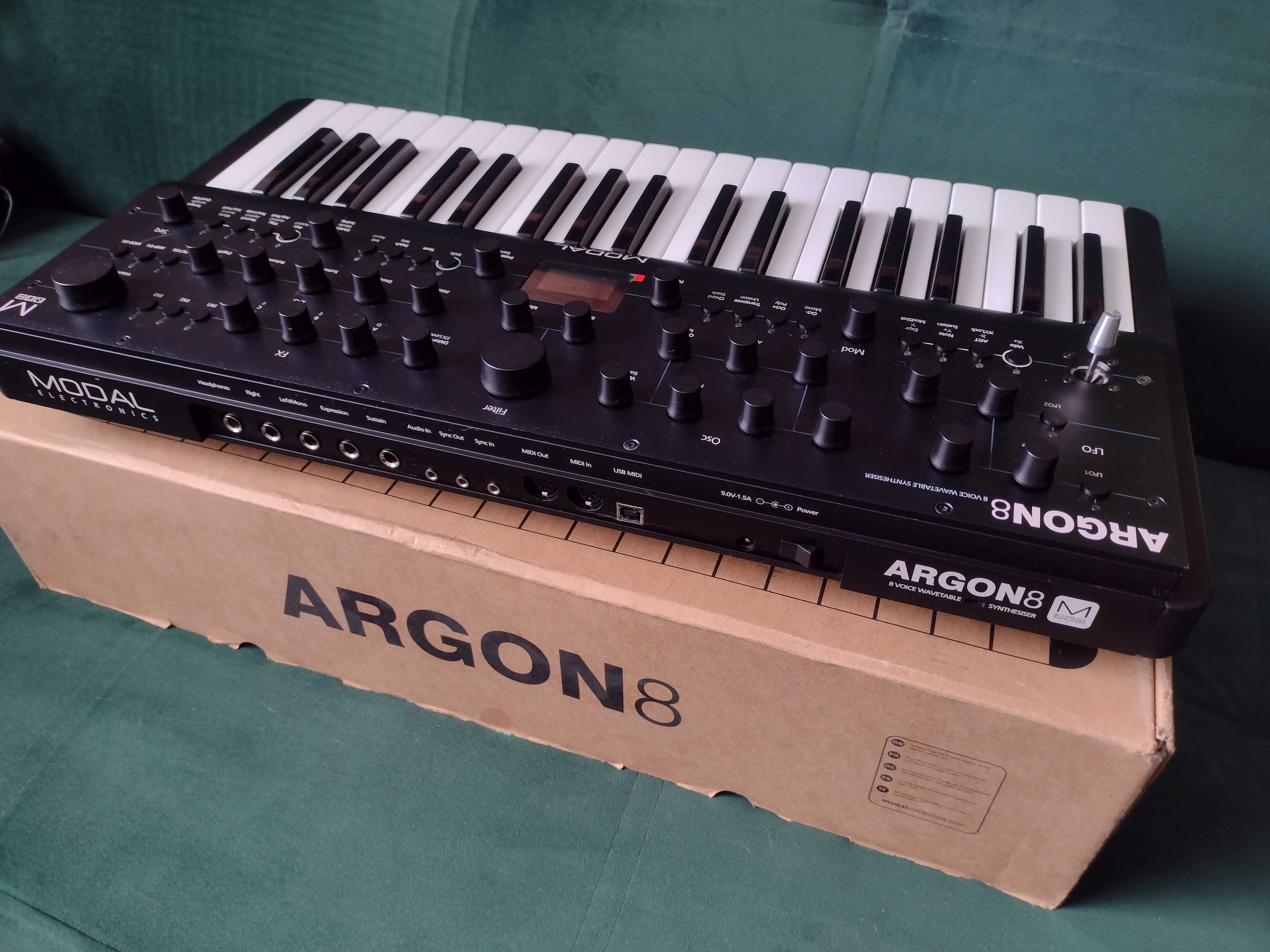 Modal Argon8 syntezator