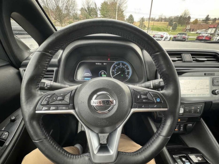 Nissan LEAF SL      2019