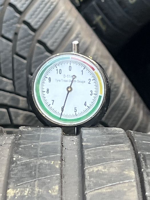 *Opona pojedynka Michelin 225/45/18