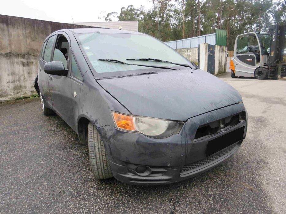 Mitsubishi Colt VI 1.1 (75Cv) de 2010 - Peças Usadas (8737)