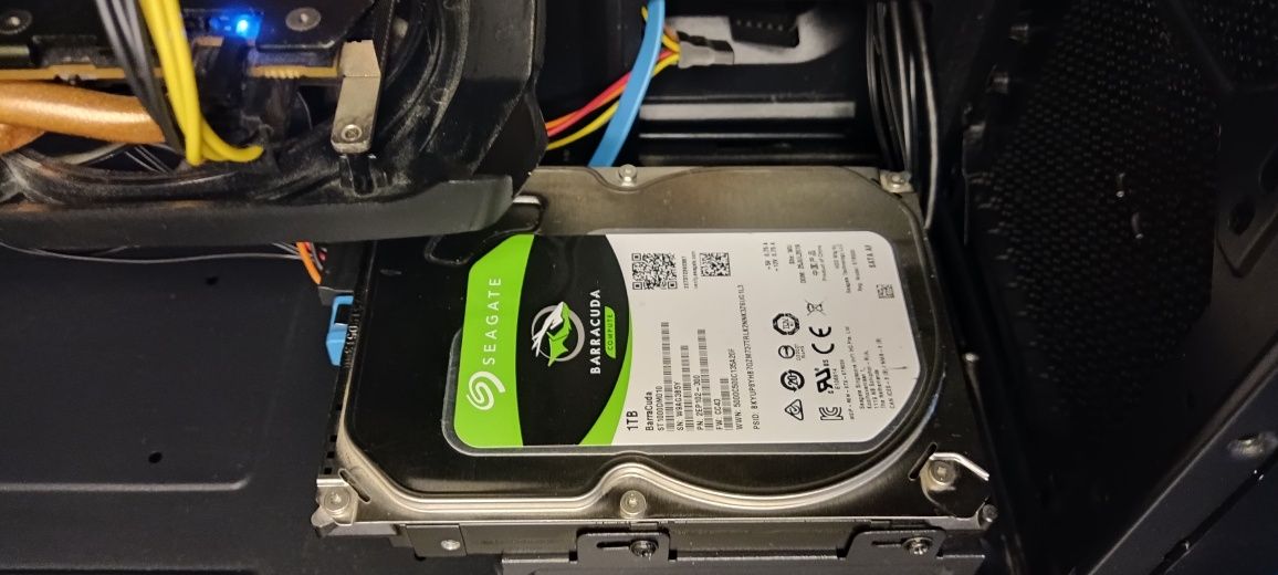 ПК на AMD Athlon X4 | SSD 128+ HDD 1TB|12 ОЗУ | Без видюхи


---

Н