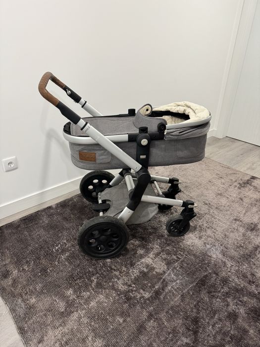 Vendo carrinho de bebé , alcofa , ovo Joolz e cadeira da papa