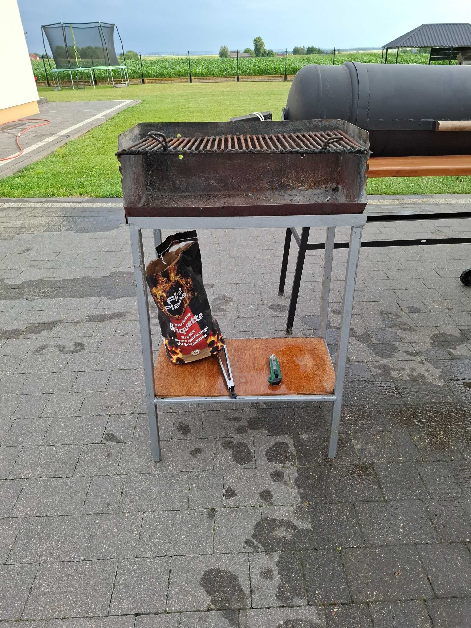 Grill ogrodowy duży prostokątny z półką