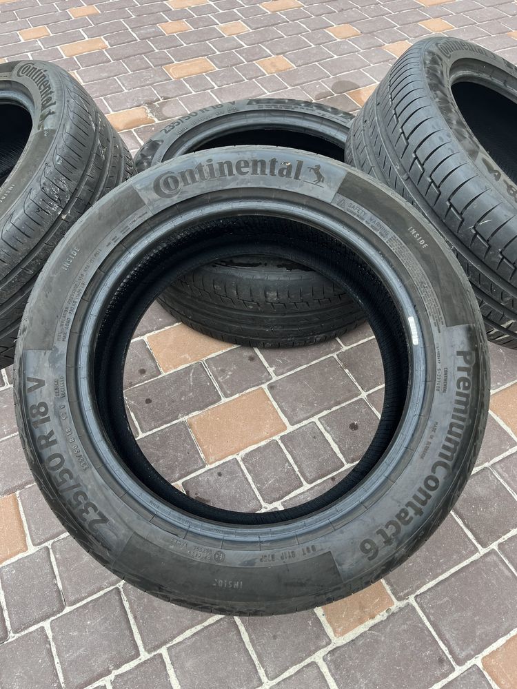 Автомобільна резина Continental 235/55 R18