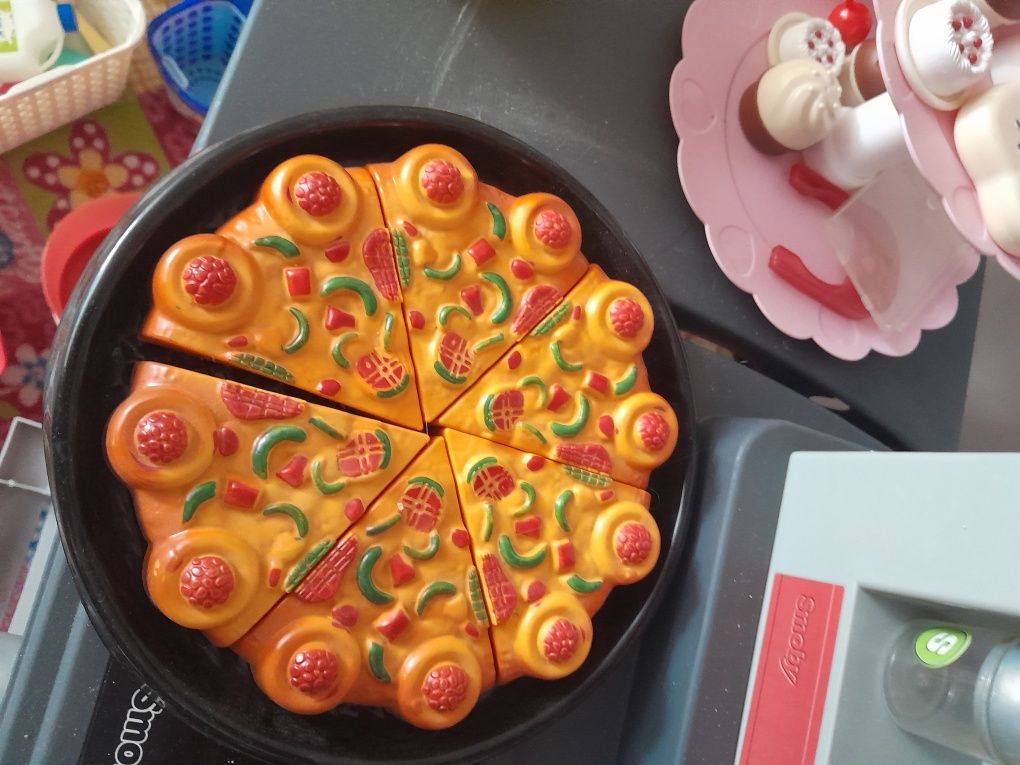 Kuchenka dla dzieci z wieloma dodatkami