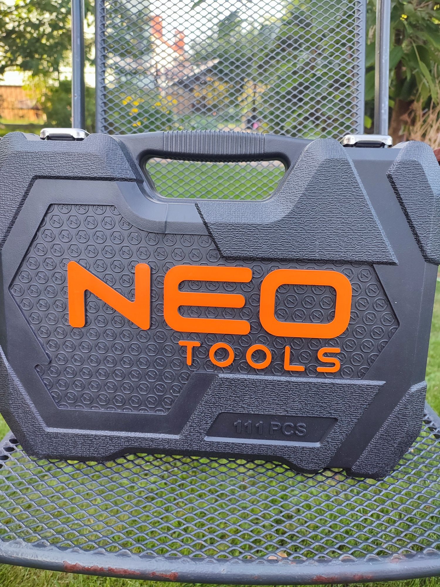 Zestaw kluczy Neo Tools 111 elementów