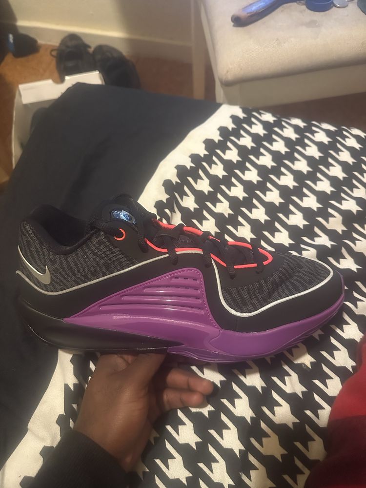 Nike kd 16, na caixa nunca foi usada tamanho 46