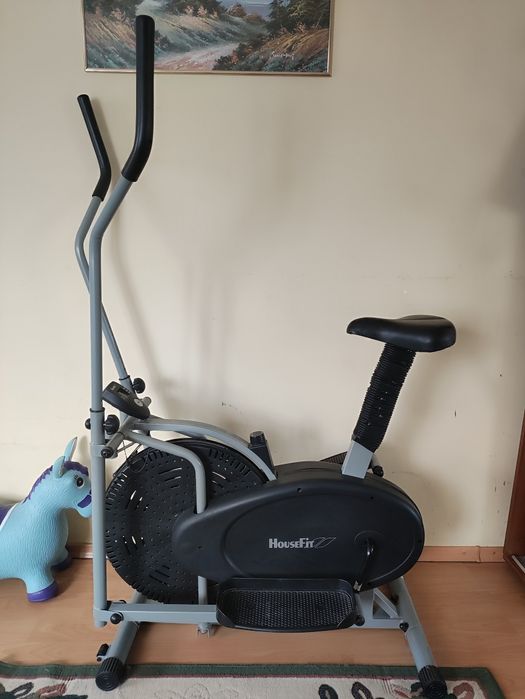 Меблі,комод дитячий зі столиком