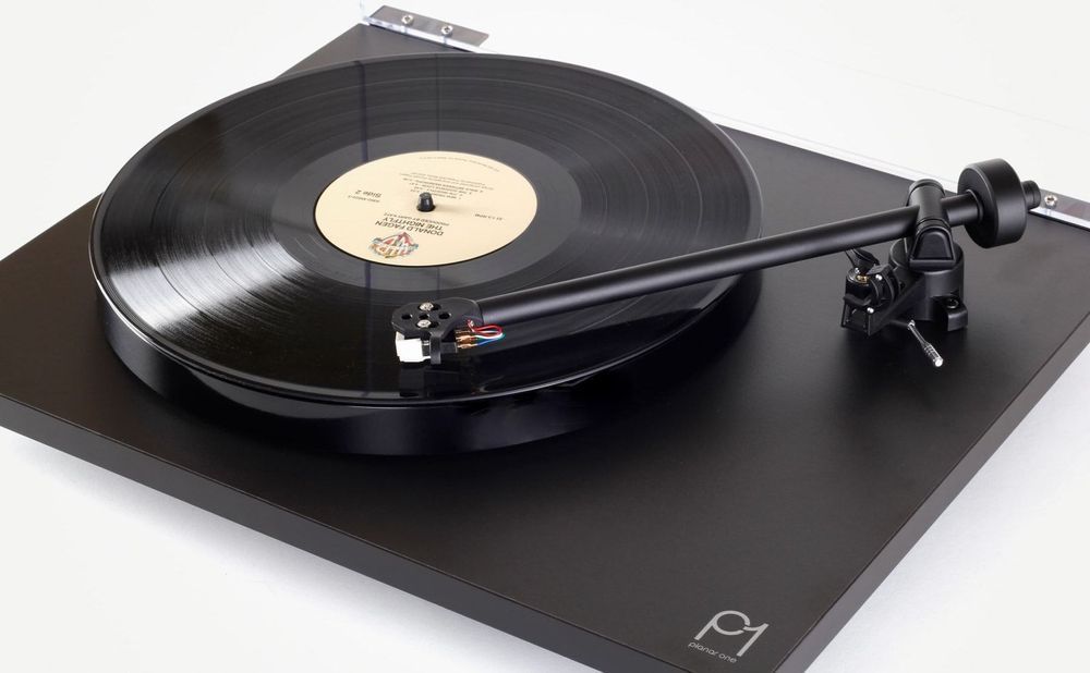 Gramofon Rega Planar 1 (P1) Orzech 2022 z wkładką