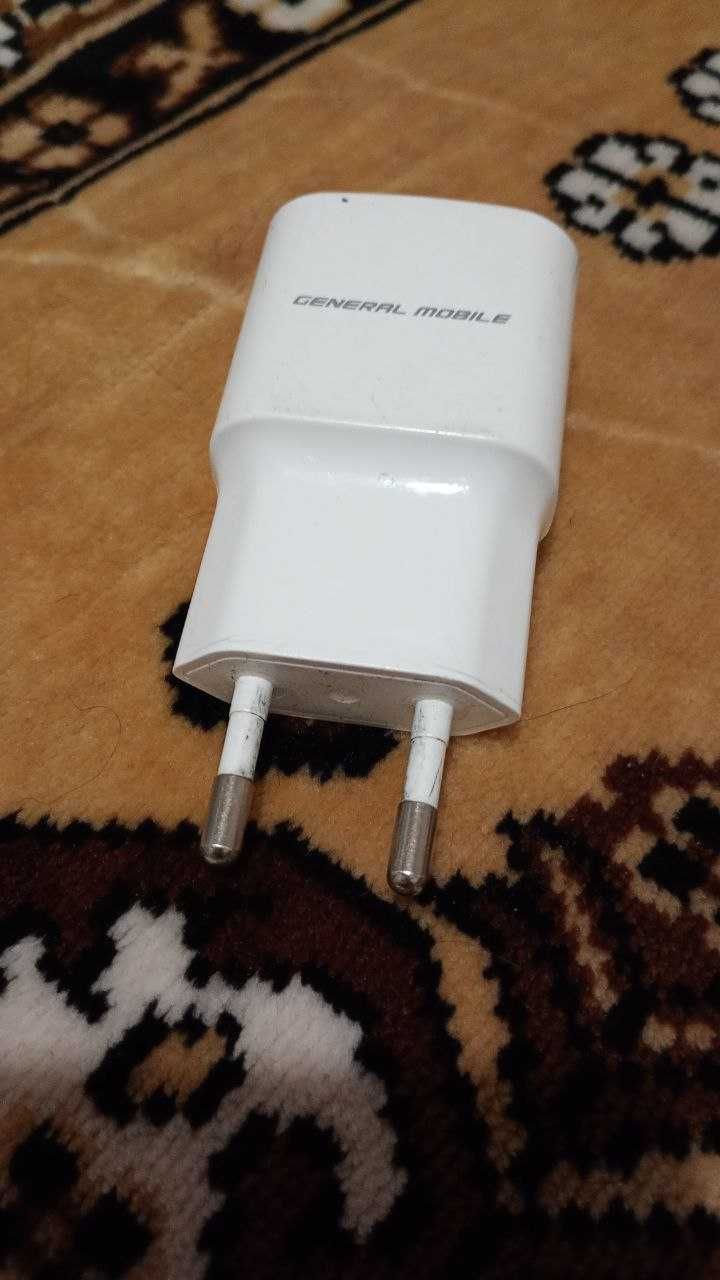 Адаптер швидкої зарядки General Mobile