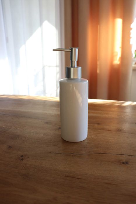 Mydelniczka, dozownik