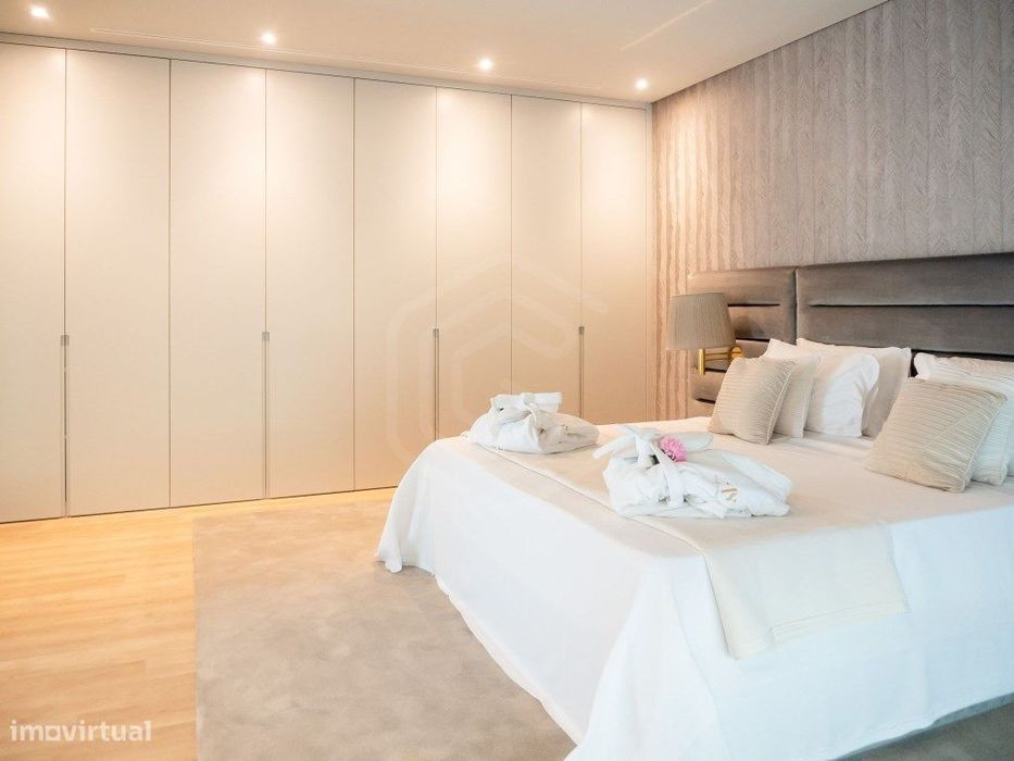 Moradia de estilo contemporâneo e com linhas modernas, Pinhal Velho...
