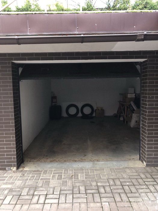 Здається гараж Майдан